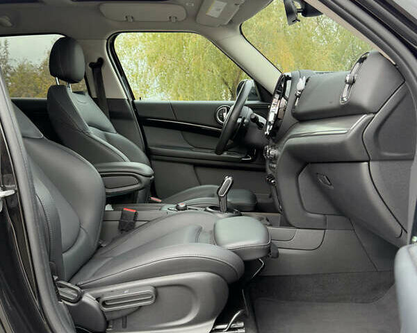 Черный Мини Кантримен, объемом двигателя 2 л и пробегом 73 тыс. км за 23900 $, фото 29 на Automoto.ua