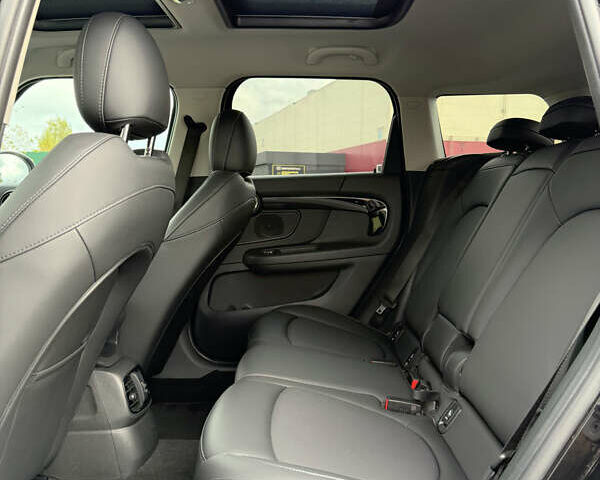 Черный Мини Кантримен, объемом двигателя 2 л и пробегом 73 тыс. км за 23999 $, фото 24 на Automoto.ua