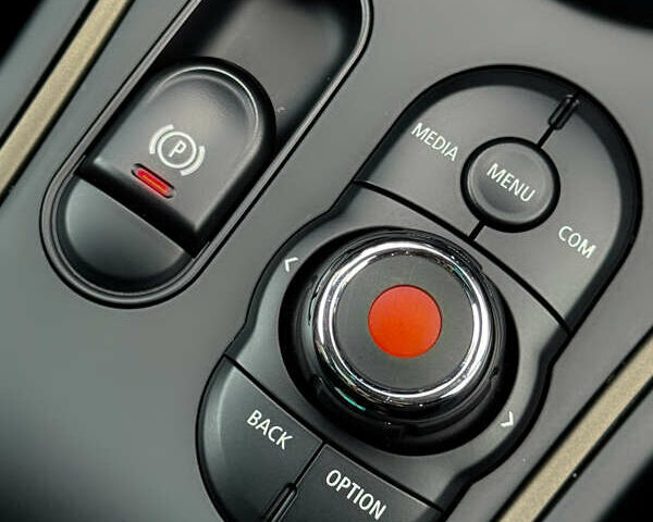 Черный Мини Кантримен, объемом двигателя 2 л и пробегом 73 тыс. км за 23900 $, фото 39 на Automoto.ua