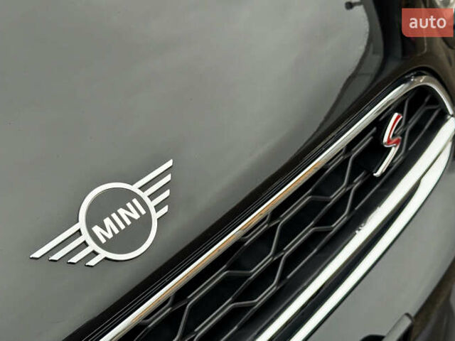 Черный Мини Кантримен, объемом двигателя 2 л и пробегом 73 тыс. км за 24800 $, фото 5 на Automoto.ua