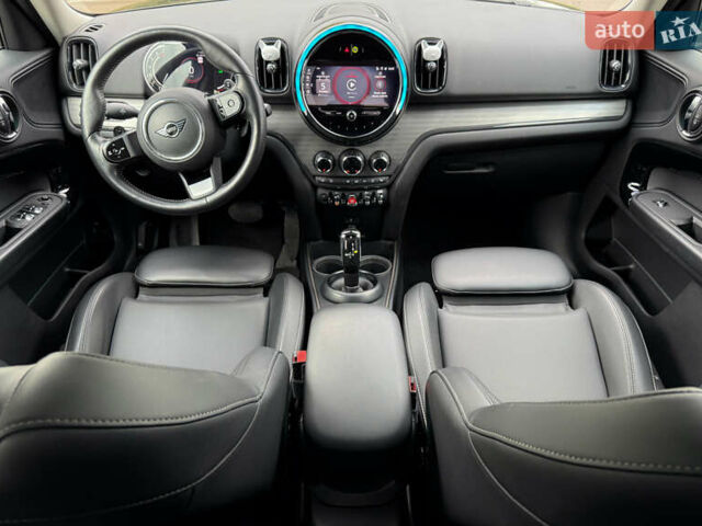 Черный Мини Кантримен, объемом двигателя 2 л и пробегом 73 тыс. км за 23900 $, фото 32 на Automoto.ua