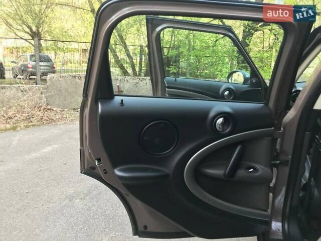 Коричневий Міні Кантрімен, об'ємом двигуна 1.6 л та пробігом 153 тис. км за 10300 $, фото 29 на Automoto.ua