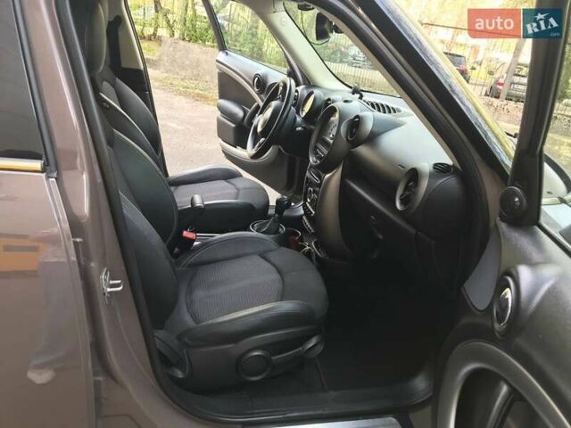 Коричневий Міні Кантрімен, об'ємом двигуна 1.6 л та пробігом 153 тис. км за 10300 $, фото 30 на Automoto.ua