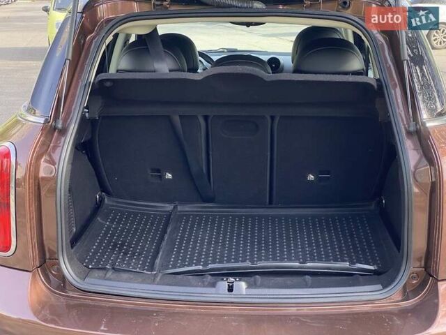 Коричневый Мини Кантримен, объемом двигателя 1.6 л и пробегом 92 тыс. км за 13500 $, фото 6 на Automoto.ua