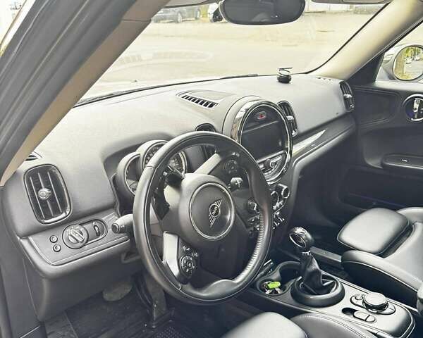 Коричневый Мини Кантримен, объемом двигателя 0 л и пробегом 115 тыс. км за 18700 $, фото 4 на Automoto.ua