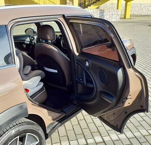 Мини Кантримен 2010 в Львове на Automoto.ua Коричневый Мини Кантримен, объемом двигателя 1.6 л и пробегом 231 тыс. км за 10200 $, фото 17 на Automoto.ua