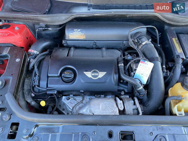Красный Мини Кантримен, объемом двигателя 1.6 л и пробегом 222 тыс. км за 8500 $, фото 12 на Automoto.ua
