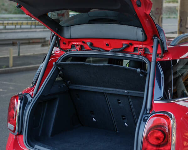 Мини Кантримен 2017 в Одессе на Automoto.ua Красный Мини Кантримен, объемом двигателя 2 л и пробегом 138 тыс. км за 20300 $, фото 10 на Automoto.ua