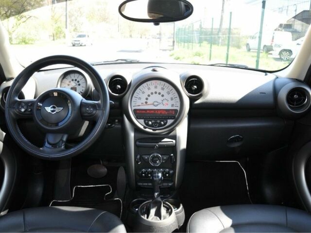 Червоний Міні Кантрімен, об'ємом двигуна 1.6 л та пробігом 112 тис. км за 8500 $, фото 3 на Automoto.ua