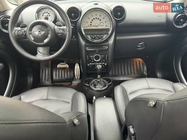 Червоний Міні Кантрімен, об'ємом двигуна 1.6 л та пробігом 134 тис. км за 10300 $, фото 12 на Automoto.ua