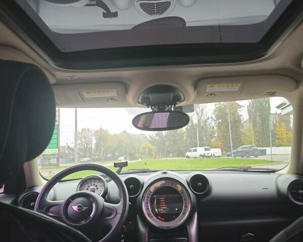 Мини Кантримен 2014 в Житомире на Automoto.ua Красный Мини Кантримен, объемом двигателя 2 л и пробегом 129 тыс. км за 13300 $, фото 33 на Automoto.ua