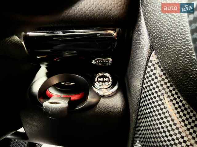 Червоний Міні Кантрімен, об'ємом двигуна 1.6 л та пробігом 139 тис. км за 13400 $, фото 18 на Automoto.ua