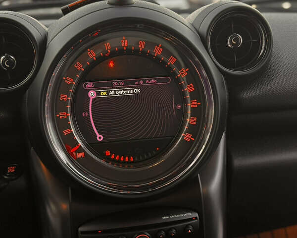Красный Мини Кантримен, объемом двигателя 1.6 л и пробегом 150 тыс. км за 11800 $, фото 6 на Automoto.ua