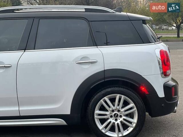 Мини Кантримен, объемом двигателя 2 л и пробегом 92 тыс. км за 18900 $, фото 13 на Automoto.ua