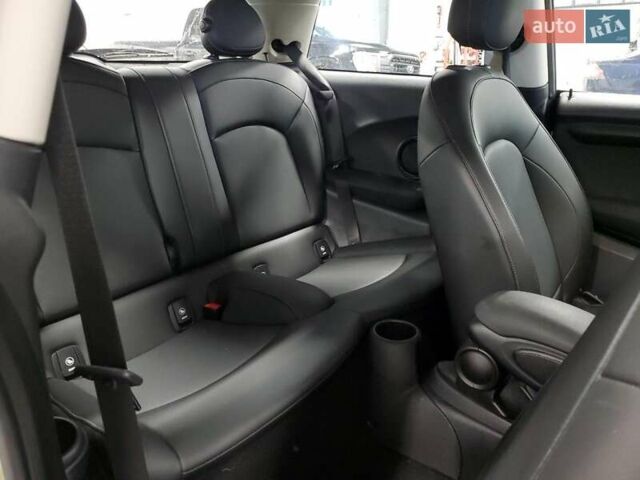 Мини Кантримен, объемом двигателя 1.5 л и пробегом 68 тыс. км за 3700 $, фото 9 на Automoto.ua