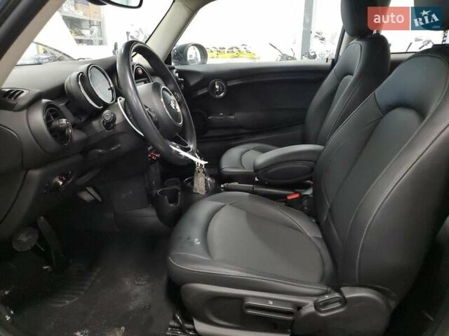 Мини Кантримен, объемом двигателя 1.5 л и пробегом 68 тыс. км за 3700 $, фото 6 на Automoto.ua