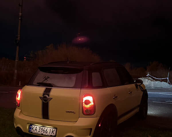 Желтый Мини Кантримен, объемом двигателя 1.6 л и пробегом 217 тыс. км за 8400 $, фото 4 на Automoto.ua