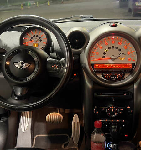 Желтый Мини Кантримен, объемом двигателя 1.6 л и пробегом 217 тыс. км за 8400 $, фото 15 на Automoto.ua