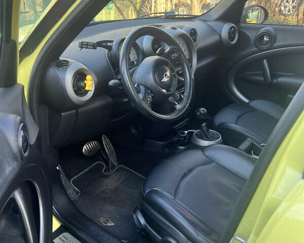 Желтый Мини Кантримен, объемом двигателя 1.6 л и пробегом 217 тыс. км за 8400 $, фото 13 на Automoto.ua