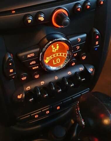 Серый Мини Кантримен, объемом двигателя 1.6 л и пробегом 275 тыс. км за 9499 $, фото 14 на Automoto.ua