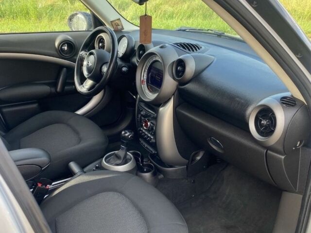 Серый Мини Кантримен, объемом двигателя 2 л и пробегом 225 тыс. км за 11000 $, фото 6 на Automoto.ua