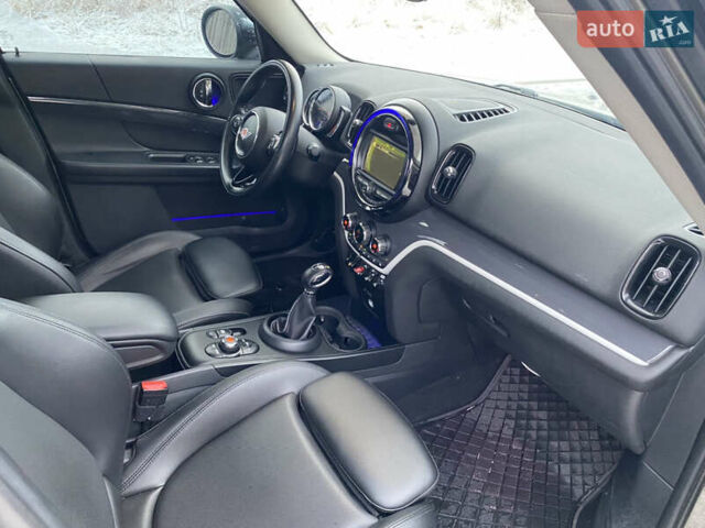 Серый Мини Кантримен, объемом двигателя 2 л и пробегом 121 тыс. км за 15900 $, фото 14 на Automoto.ua