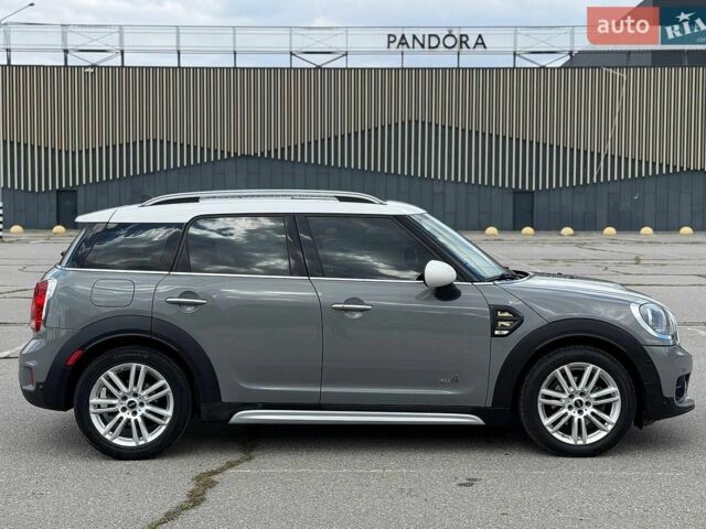 Сірий Міні Кантрімен, об'ємом двигуна 1.6 л та пробігом 93 тис. км за 16500 $, фото 1 на Automoto.ua