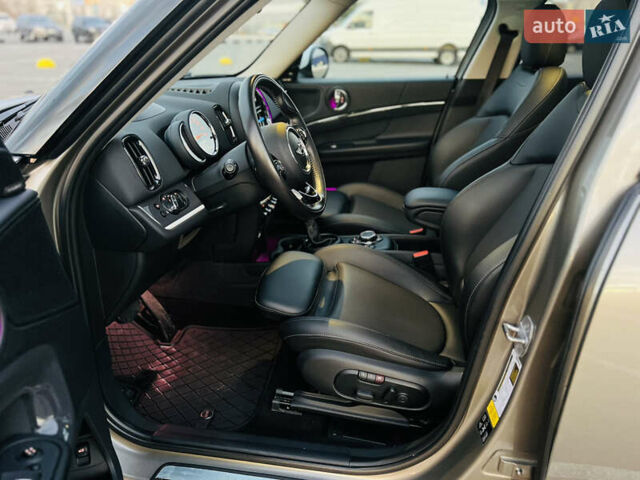 Сірий Міні Кантрімен, об'ємом двигуна 2 л та пробігом 73 тис. км за 20200 $, фото 31 на Automoto.ua