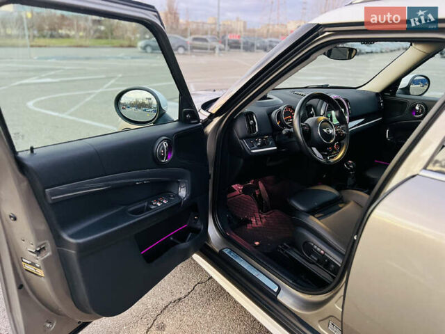 Сірий Міні Кантрімен, об'ємом двигуна 2 л та пробігом 73 тис. км за 20200 $, фото 26 на Automoto.ua
