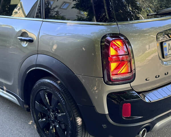 Серый Мини Кантримен, объемом двигателя 2 л и пробегом 77 тыс. км за 23500 $, фото 1 на Automoto.ua