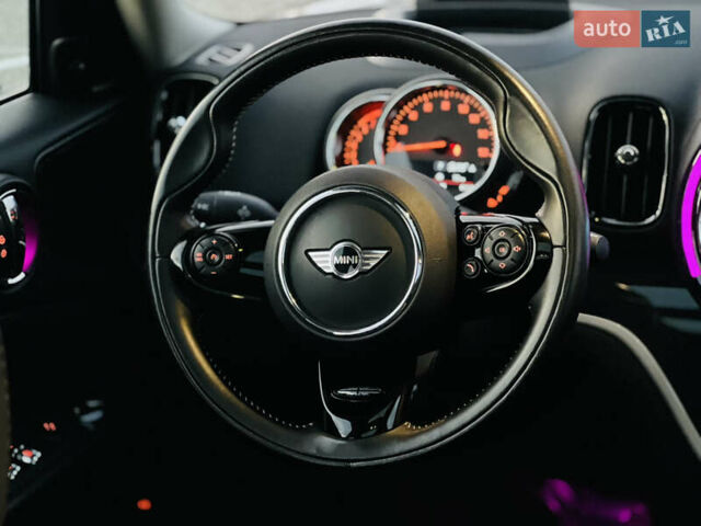 Сірий Міні Кантрімен, об'ємом двигуна 2 л та пробігом 73 тис. км за 20200 $, фото 36 на Automoto.ua