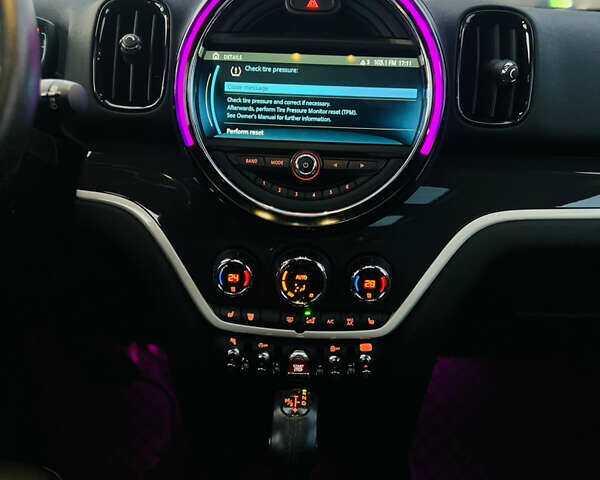 Сірий Міні Кантрімен, об'ємом двигуна 2 л та пробігом 73 тис. км за 20200 $, фото 40 на Automoto.ua