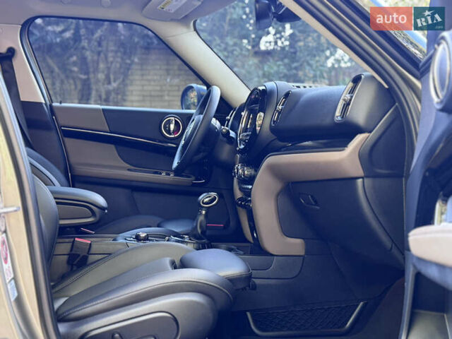 Серый Мини Кантримен, объемом двигателя 2 л и пробегом 77 тыс. км за 23000 $, фото 47 на Automoto.ua