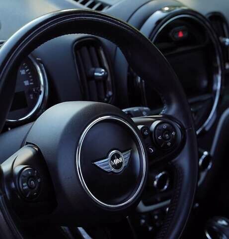 Сірий Міні Кантрімен, об'ємом двигуна 2 л та пробігом 66 тис. км за 18600 $, фото 5 на Automoto.ua