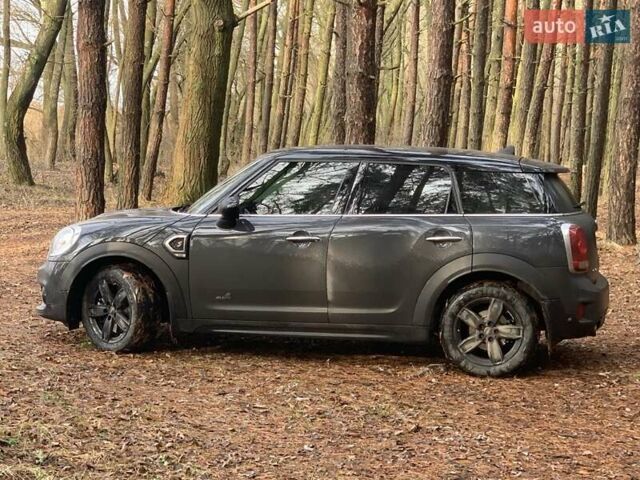 Серый Мини Кантримен, объемом двигателя 2 л и пробегом 125 тыс. км за 21000 $, фото 1 на Automoto.ua