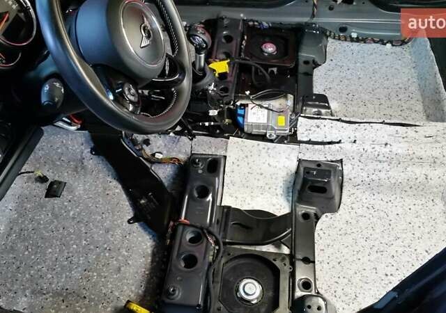 Серый Мини Кантримен, объемом двигателя 2 л и пробегом 125 тыс. км за 21000 $, фото 18 на Automoto.ua