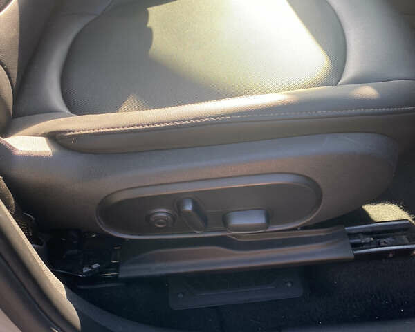 Сірий Міні Кантрімен, об'ємом двигуна 1.5 л та пробігом 98 тис. км за 23000 $, фото 11 на Automoto.ua