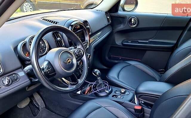 Мини Кантримен 2018 в Киеве на Automoto.ua Серый Мини Кантримен, объемом двигателя 1.5 л и пробегом 137 тыс. км за 16600 $, фото 11 на Automoto.ua