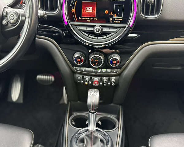 Мини Кантримен 2019 в Черновцах на Automoto.ua Серый Мини Кантримен, объемом двигателя 2 л и пробегом 107 тыс. км за 23900 $, фото 57 на Automoto.ua