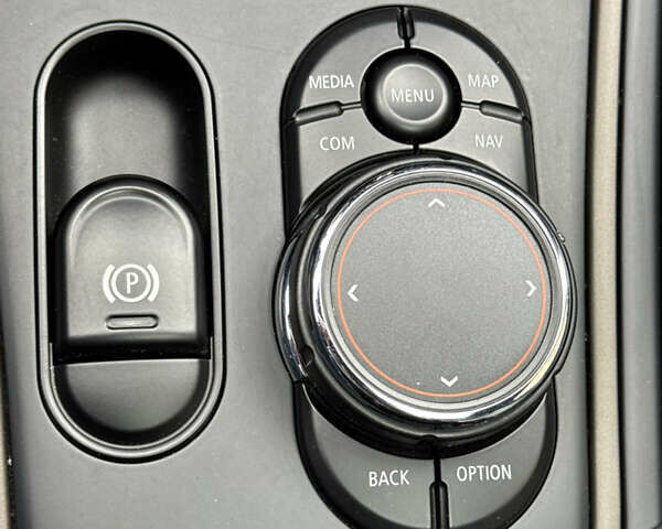 Мини Кантримен 2019 в Черновцах на Automoto.ua Серый Мини Кантримен, объемом двигателя 2 л и пробегом 107 тыс. км за 23900 $, фото 69 на Automoto.ua