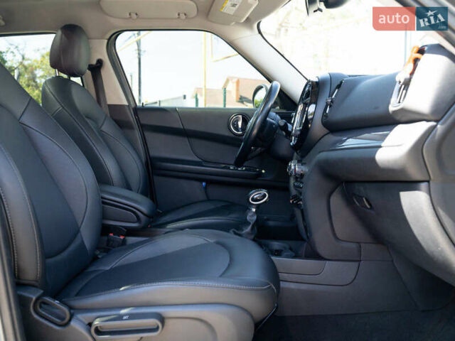 Міні Кантрімен 2019 у Одесі на Automoto.ua Сірий Міні Кантрімен, об'ємом двигуна 1.5 л та пробігом 89 тис. км за 22000 $, фото 9 на Automoto.ua