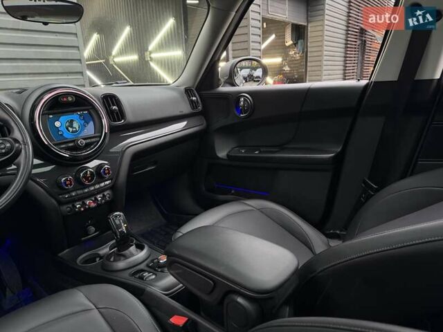 Сірий Міні Кантрімен, об'ємом двигуна 1.5 л та пробігом 101 тис. км за 18900 $, фото 15 на Automoto.ua