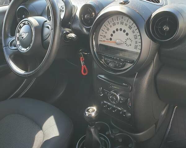 Сірий Міні Кантрімен, об'ємом двигуна 1.6 л та пробігом 243 тис. км за 12500 $, фото 25 на Automoto.ua