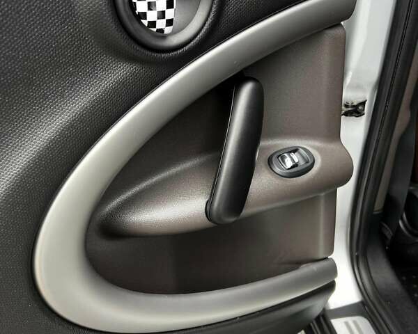 Серый Мини Кантримен, объемом двигателя 2 л и пробегом 167 тыс. км за 12700 $, фото 38 на Automoto.ua