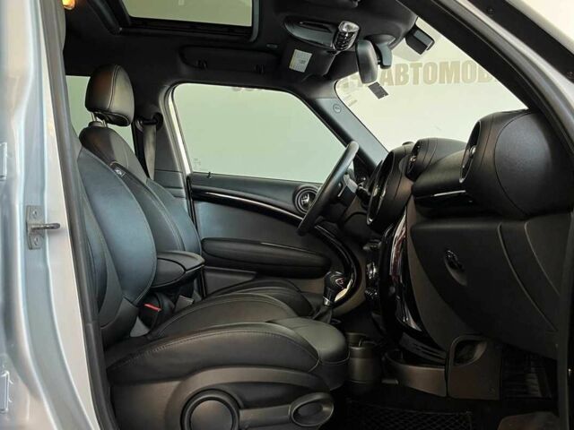 Сірий Міні Кантрімен, об'ємом двигуна 1.6 л та пробігом 115 тис. км за 11600 $, фото 19 на Automoto.ua