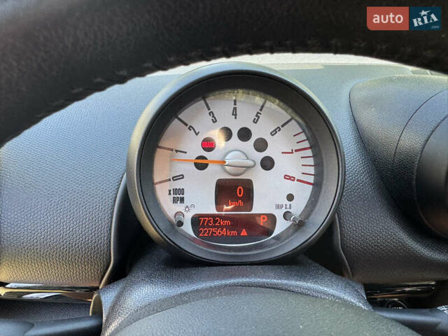 Серый Мини Кантримен, объемом двигателя 1.6 л и пробегом 227 тыс. км за 8800 $, фото 4 на Automoto.ua