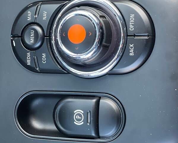 Сірий Міні Кантрімен, об'ємом двигуна 2 л та пробігом 57 тис. км за 25300 $, фото 30 на Automoto.ua