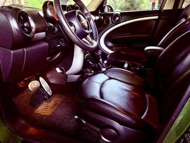 Зеленый Мини Кантримен, объемом двигателя 2 л и пробегом 118 тыс. км за 13999 $, фото 11 на Automoto.ua