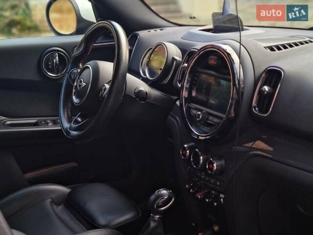 Зелений Міні Кантрімен, об'ємом двигуна 1.5 л та пробігом 92 тис. км за 18990 $, фото 49 на Automoto.ua