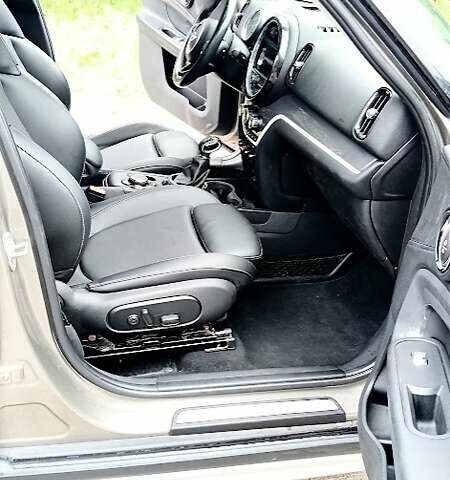 Зеленый Мини Кантримен, объемом двигателя 2 л и пробегом 112 тыс. км за 11970 $, фото 6 на Automoto.ua